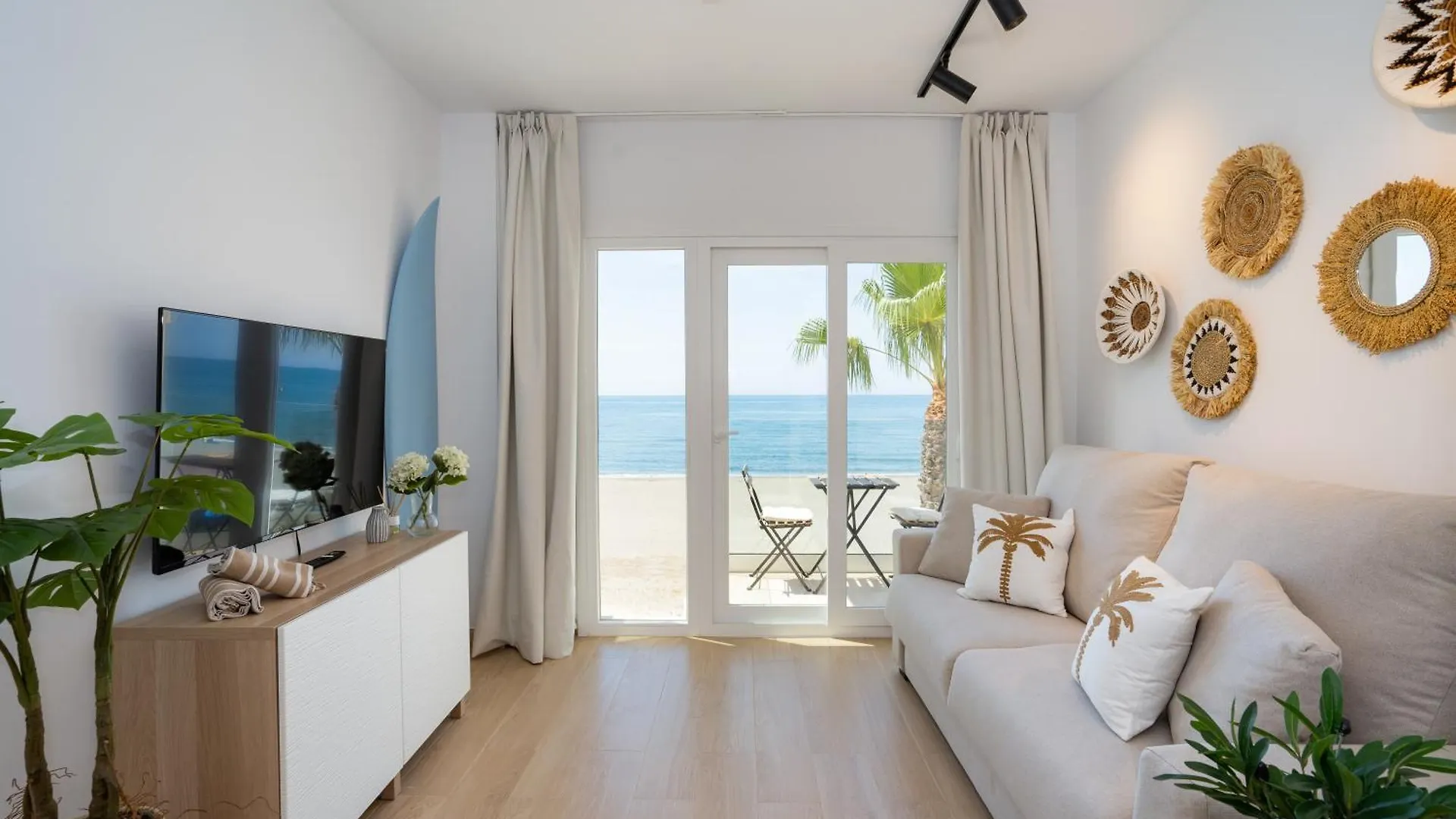 Ocean View On The Beach In The Center Of Town! Rincón de la Victoria Appartement